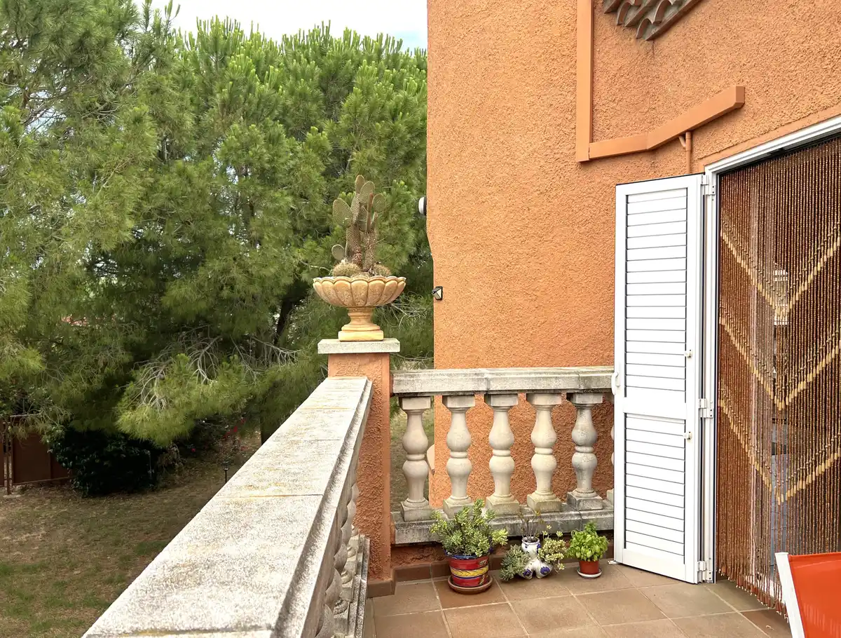 Piso de dos habitaciones totalmente exterior en Torroella de Fluvià, alt Empordà.