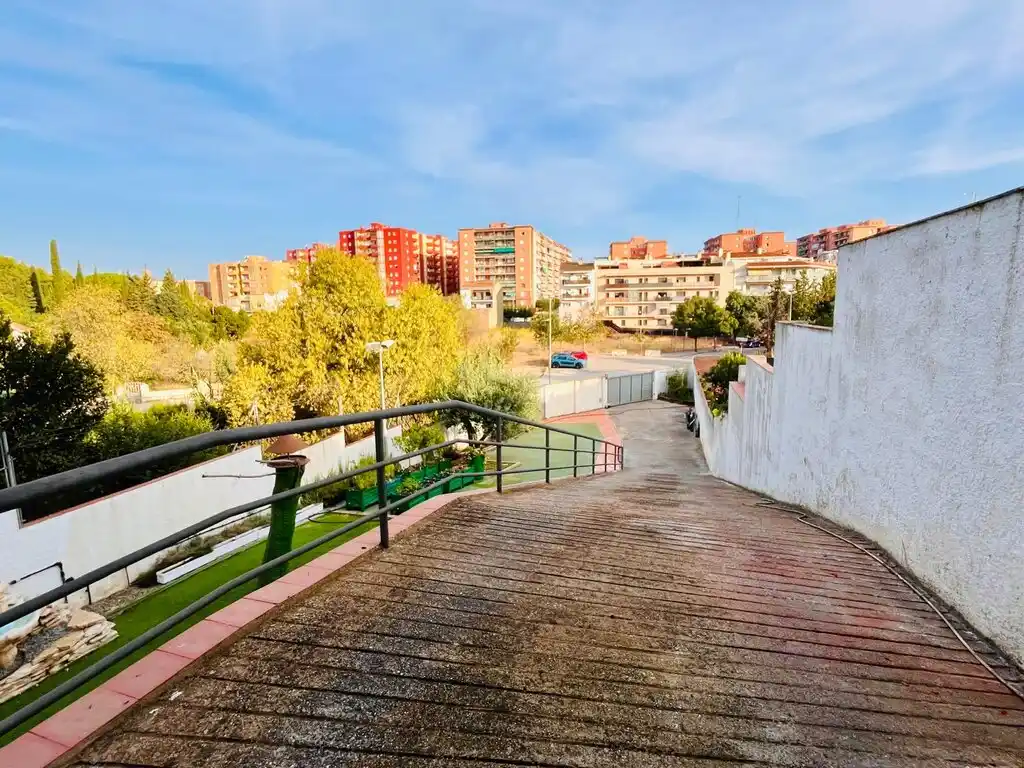 Figueres.Edificio en Venta (C/Empordà).