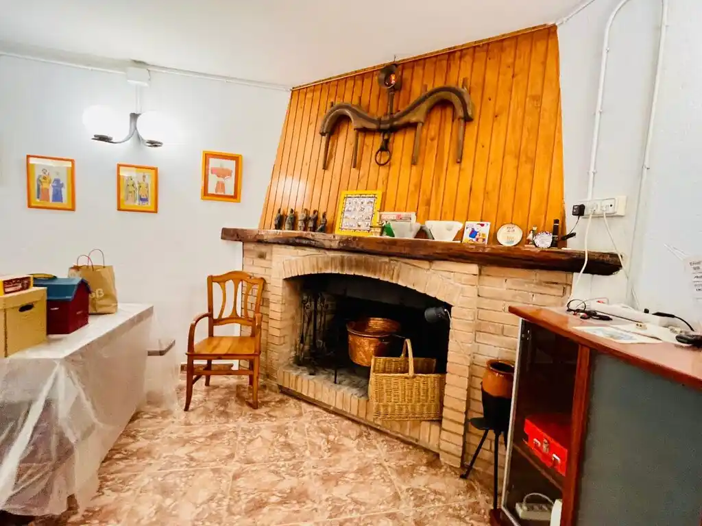 Figueres.Edificio en Venta (C/Empordà).