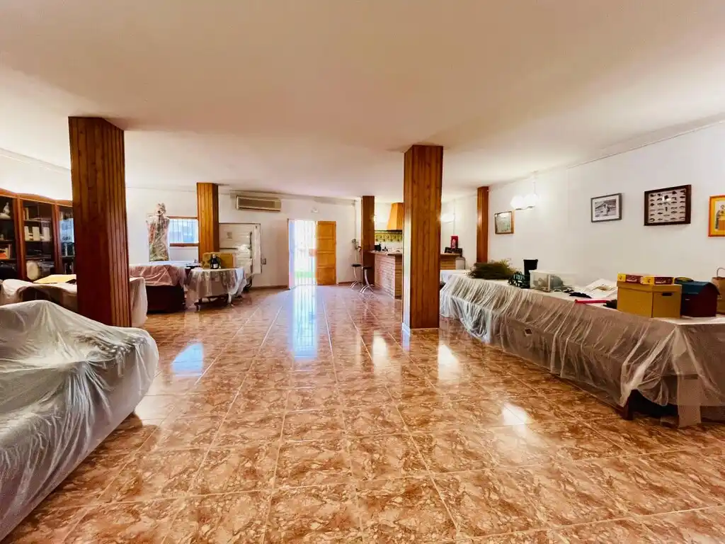 Figueres.Edificio en Venta (C/Empordà).