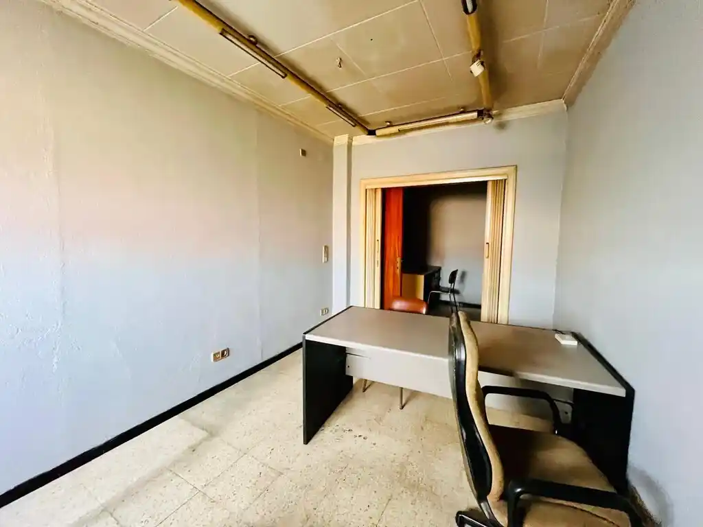 Figueres.Edificio en Venta (C/Empordà).