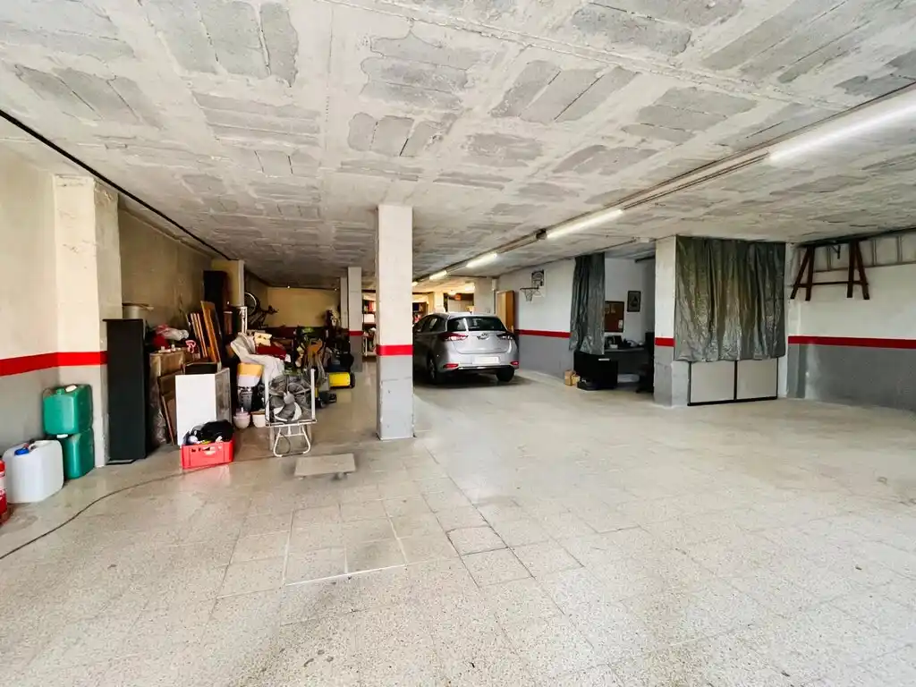 Figueres.Edificio en Venta (C/Empordà).