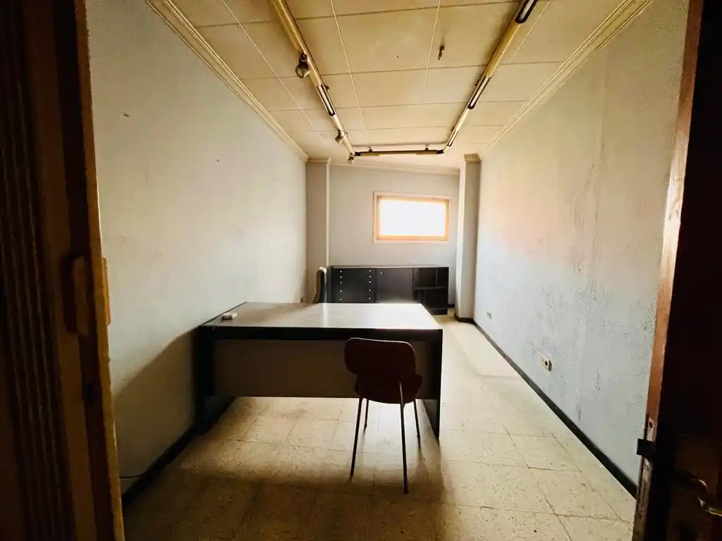 Figueres.Edificio en Venta (C/Empordà).