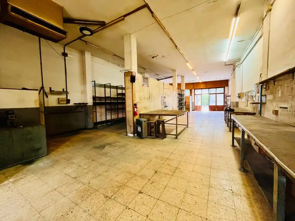 Figueres.Edificio en Venta (C/Empordà).