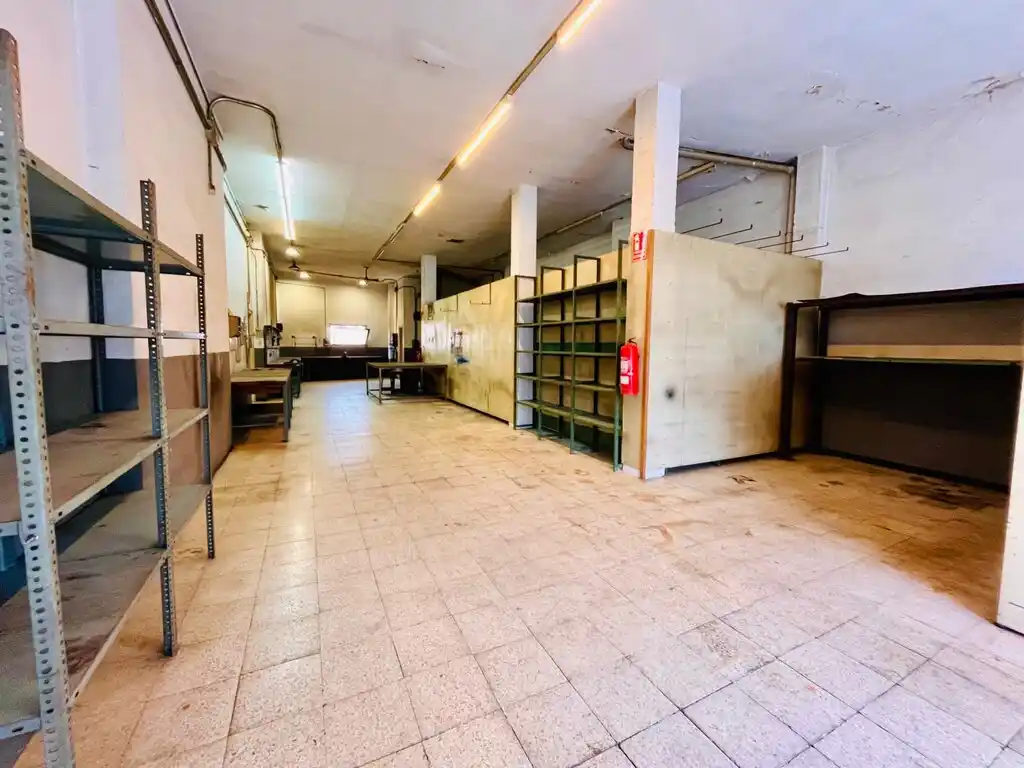 Figueres.Edificio en Venta (C/Empordà).