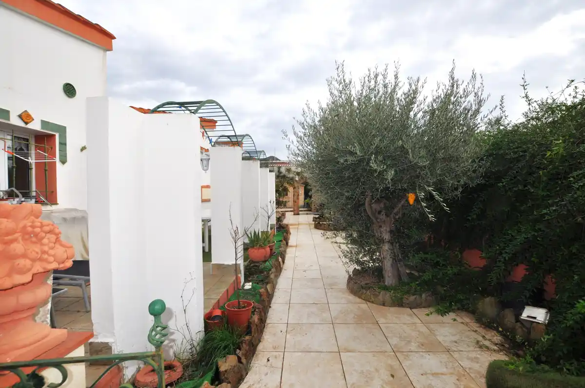 Casa con jardín y dos apartamentos (Roses-Mas Boscà)