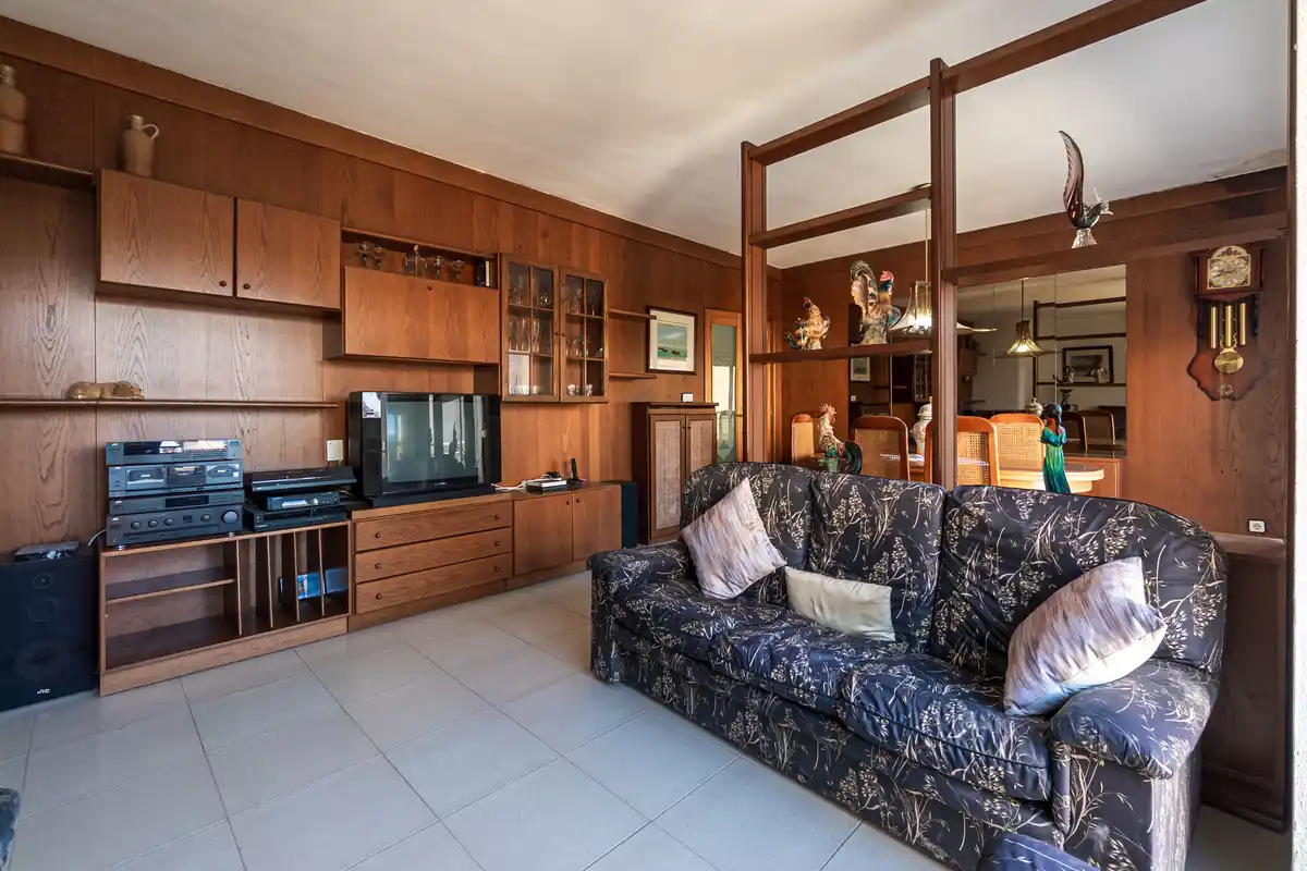 ¡Vive con amplitud y comodidad en el centro de Figueres!