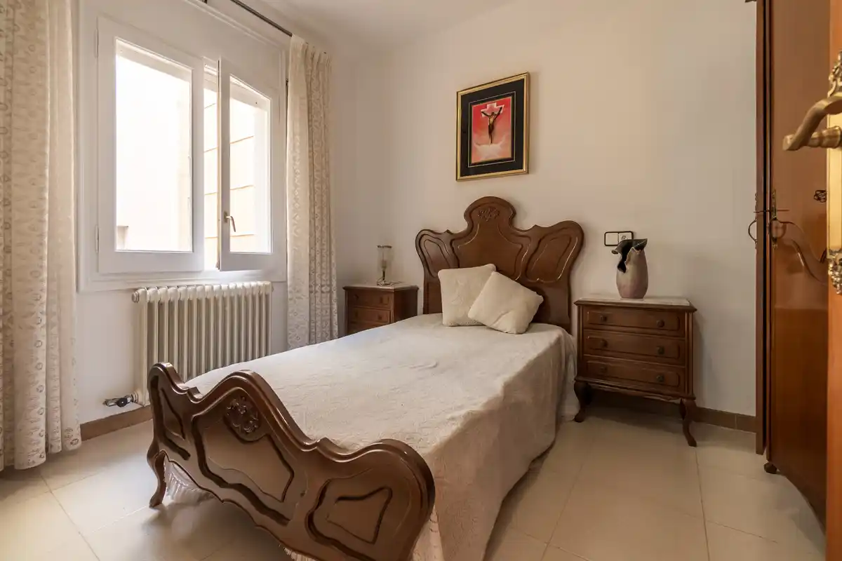 ¡Vive con amplitud y comodidad en el centro de Figueres!