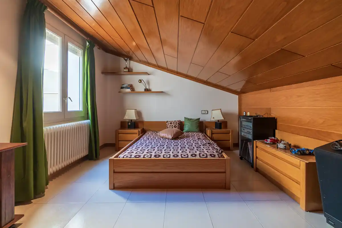 ¡Vive con amplitud y comodidad en el centro de Figueres!