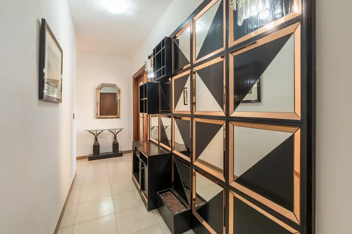 ¡Vive con amplitud y comodidad en el centro de Figueres!