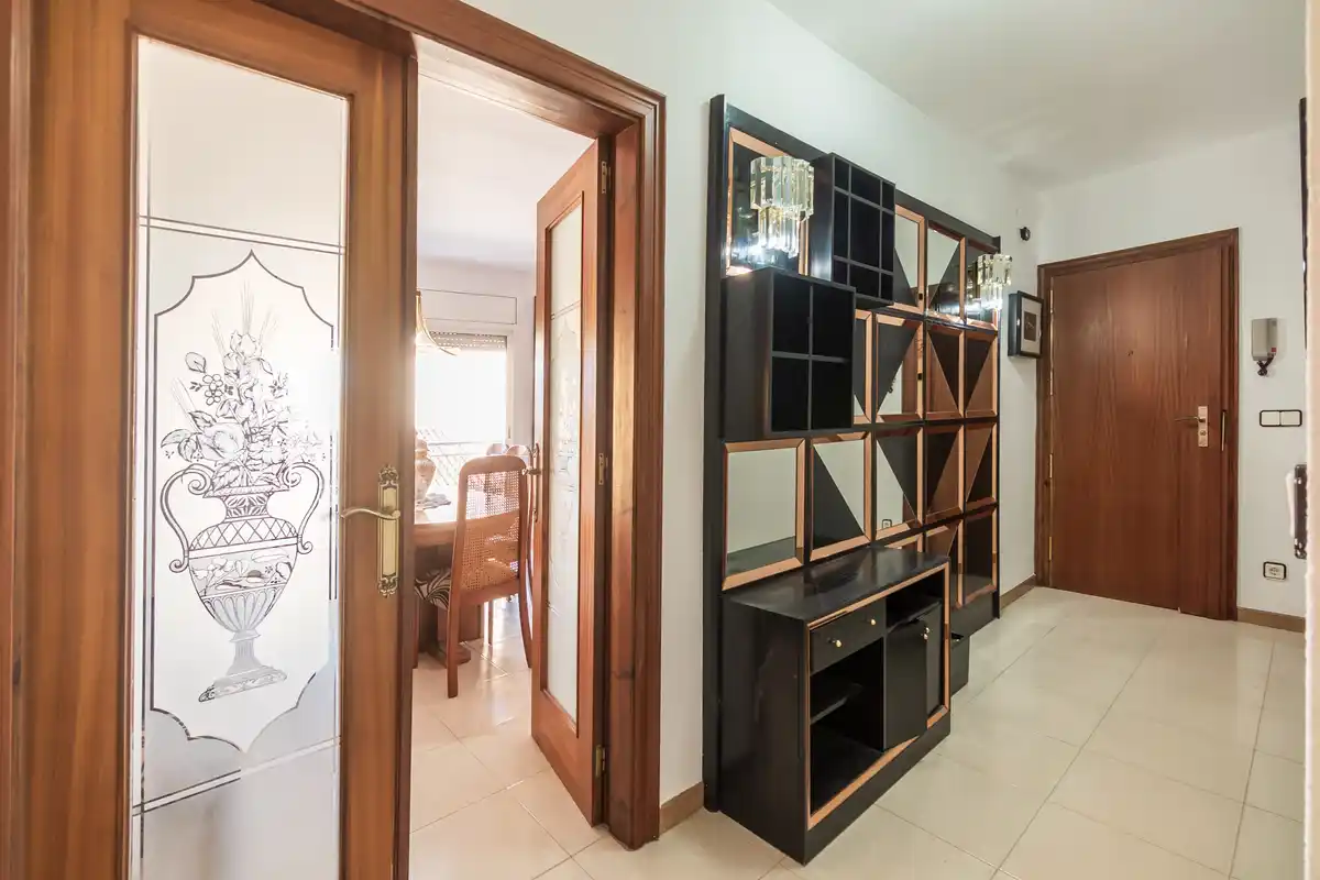 ¡Vive con amplitud y comodidad en el centro de Figueres!