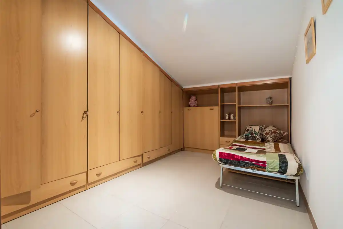 ¡Vive con amplitud y comodidad en el centro de Figueres!