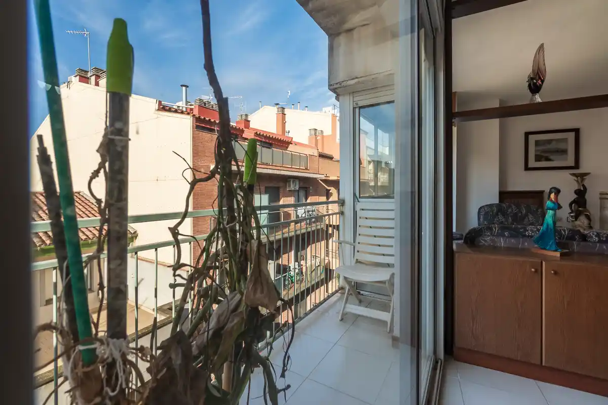 ¡Vive con amplitud y comodidad en el centro de Figueres!