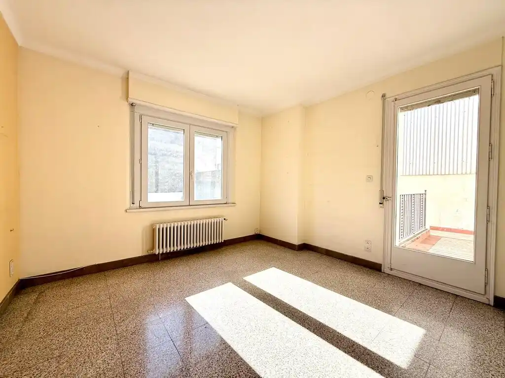 Casa señorial en venta , Figueres, zona Poble Nou.