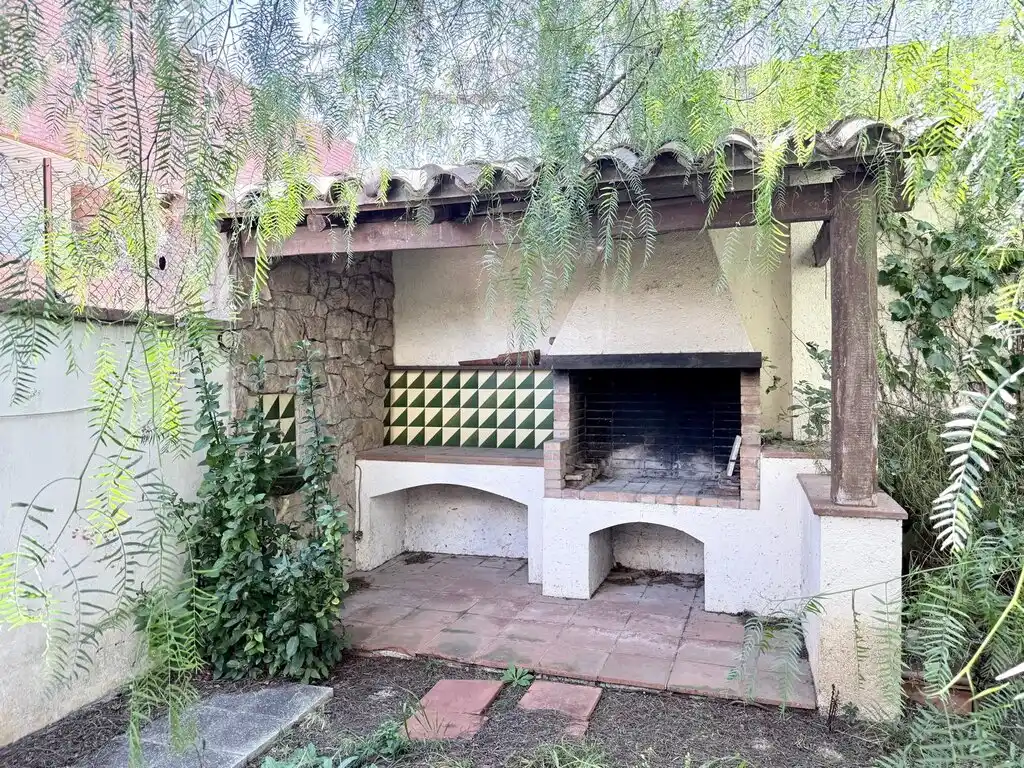 Casa señorial en venta , Figueres, zona Poble Nou.