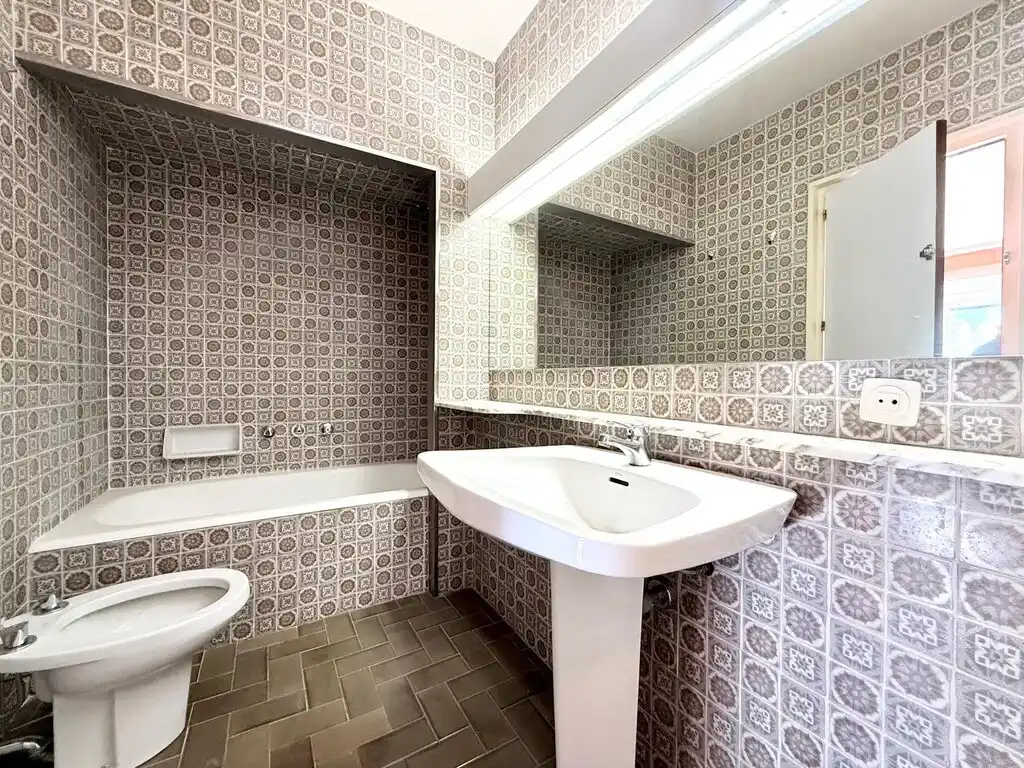 Casa señorial en venta , Figueres, zona Poble Nou.