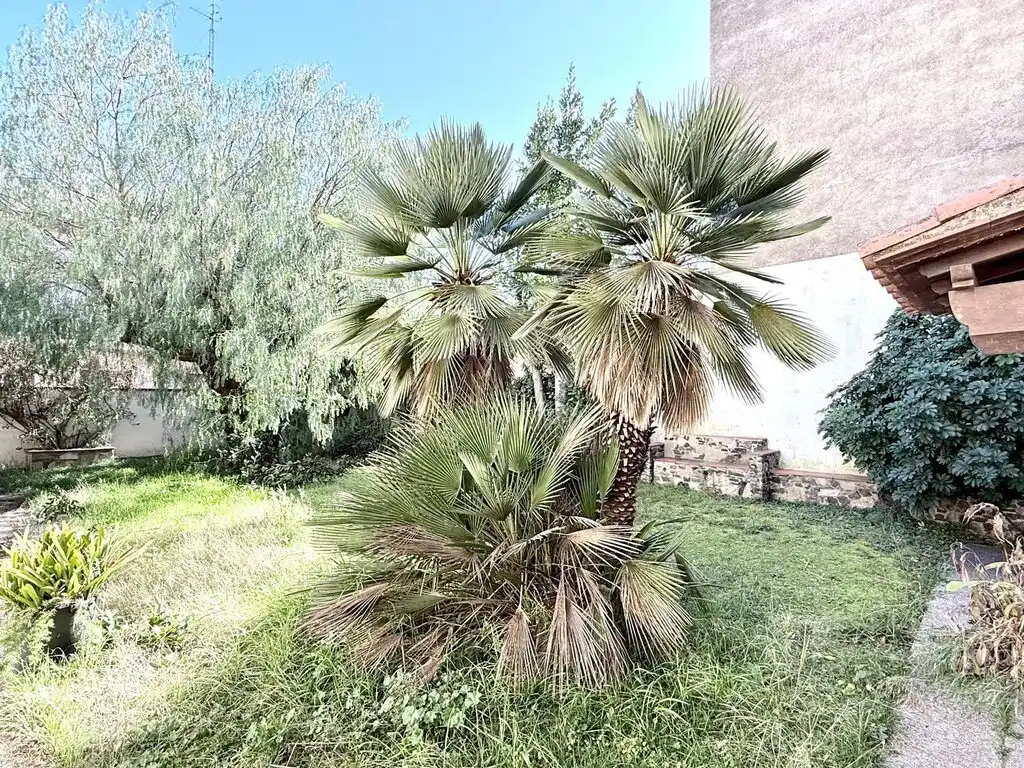 Casa señorial en venta , Figueres, zona Poble Nou.