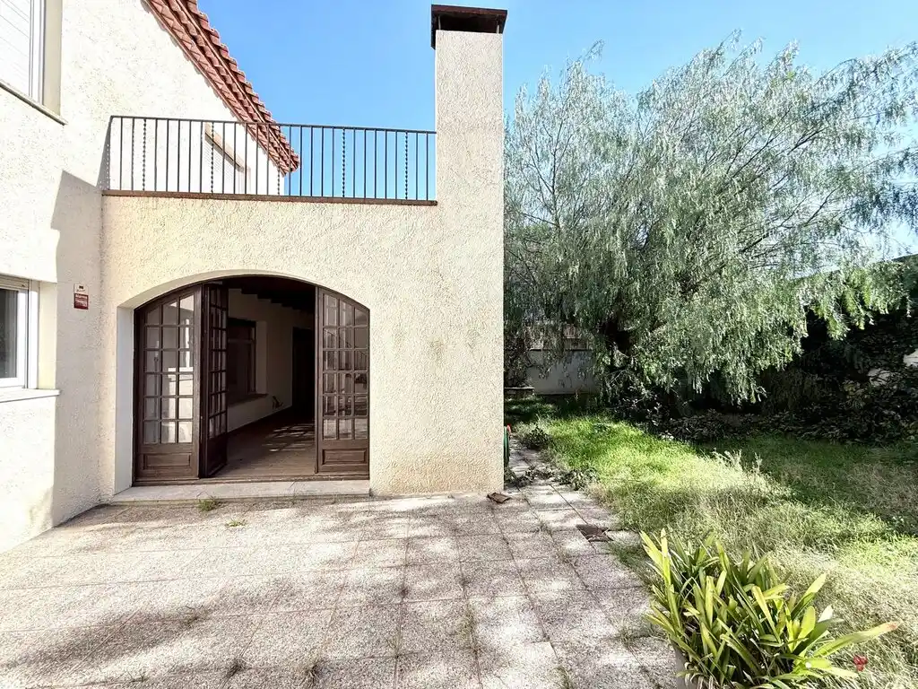 Casa señorial en venta , Figueres, zona Poble Nou.