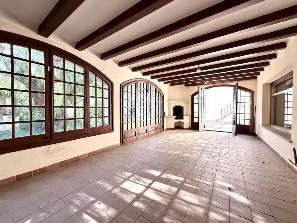 Casa señorial en venta , Figueres, zona Poble Nou.