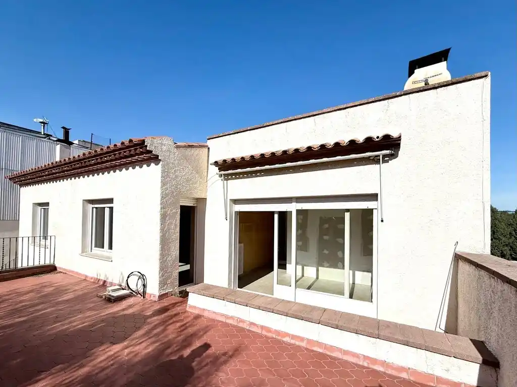 Casa señorial en venta , Figueres, zona Poble Nou.