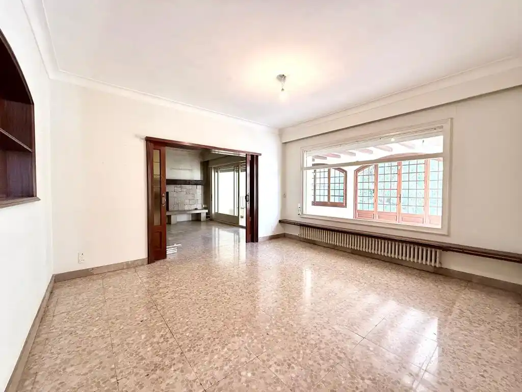 Casa señorial en venta , Figueres, zona Poble Nou.