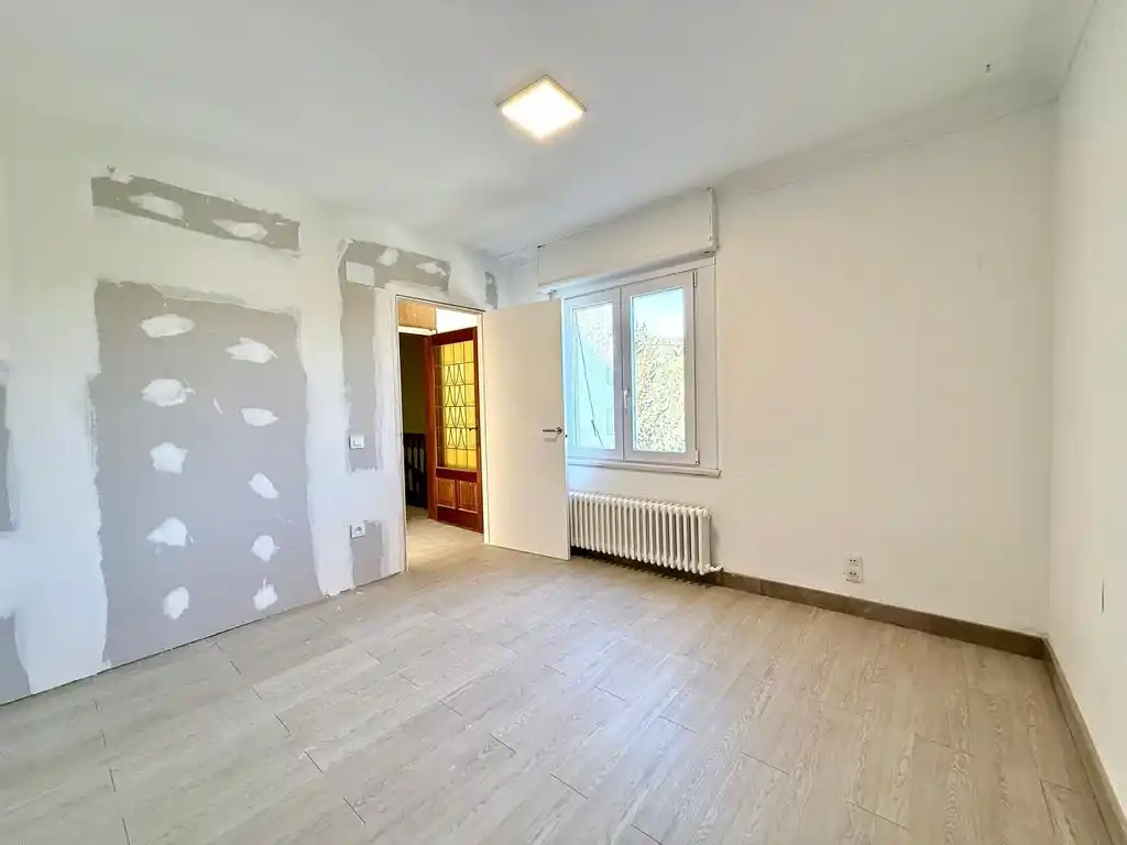 Casa señorial en venta , Figueres, zona Poble Nou.
