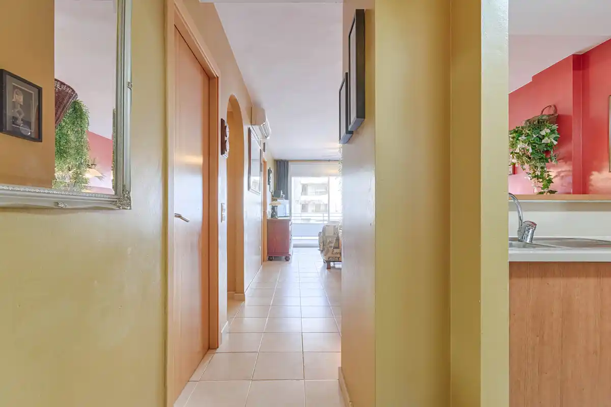 Apartamento en Salatar con vista parcial al mar, gran terraza y aparcamiento privado.