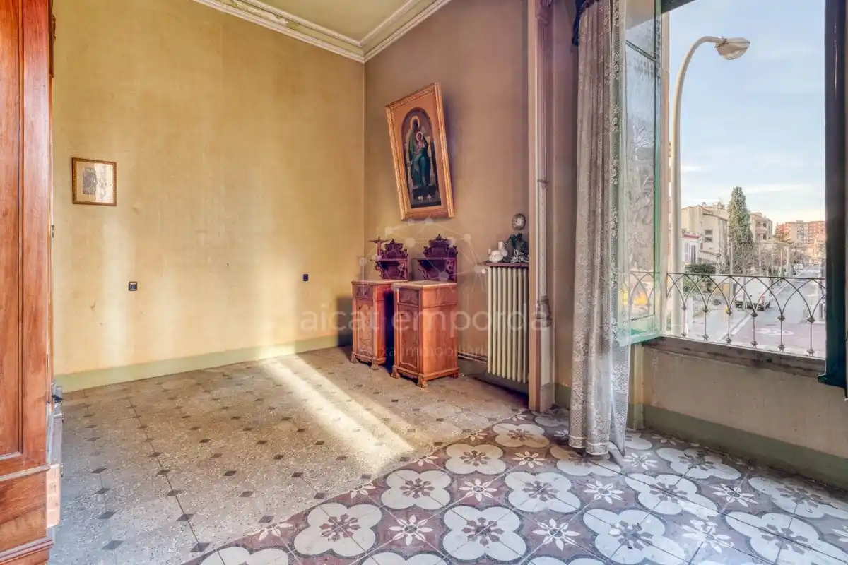 FIGUERES.Edificio ideal para pequeño hotel, centro comercial,  o edificación de apartamentos. Figueres Centro. Disponemos de un resumen del planeamiento vigente (PGOU).