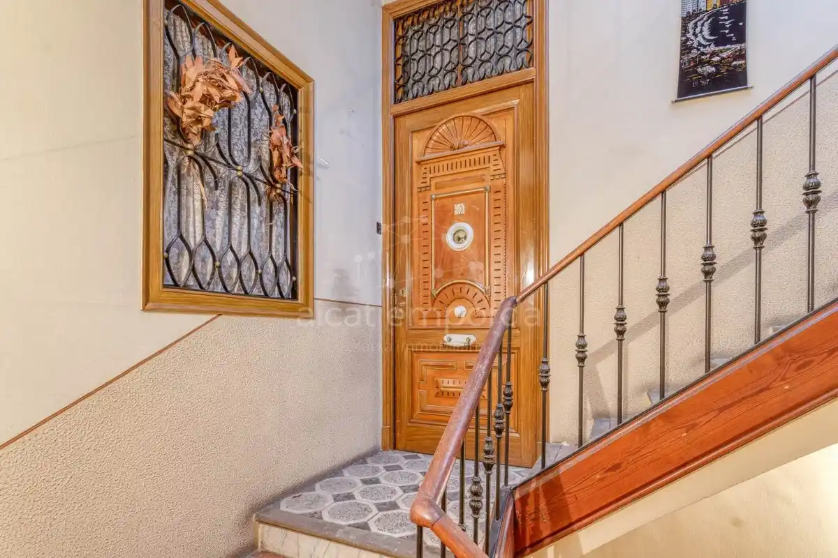 FIGUERES.Edificio ideal para pequeño hotel, centro comercial,  o edificación de apartamentos. Figueres Centro. Disponemos de un resumen del planeamiento vigente (PGOU).