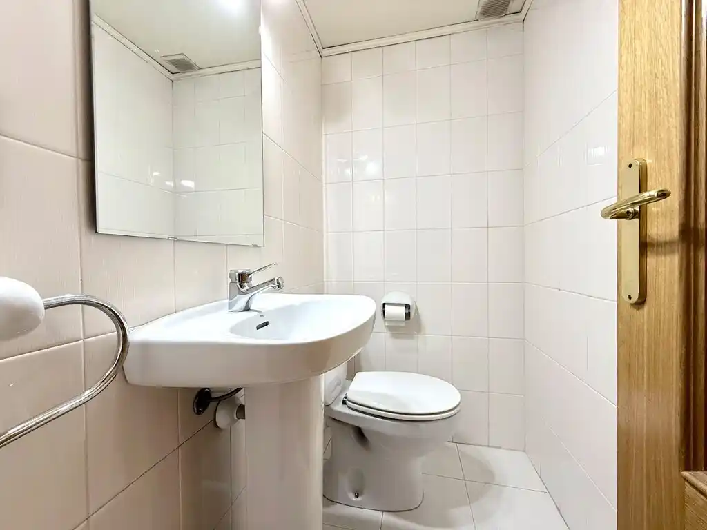 Piso amplio, luminoso y listo para entrar a vivir en Figueres (Avda. Salvador Dalí i Domènech)