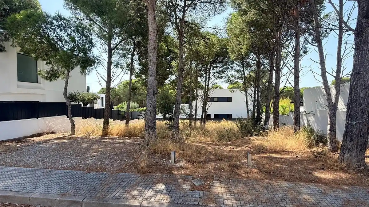 En venta parcela urbana en Roses (Les Garrigues)
