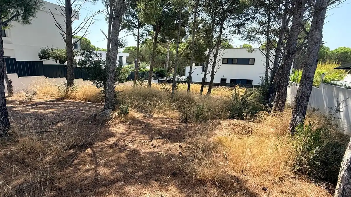 En venta parcela urbana en Roses (Les Garrigues)