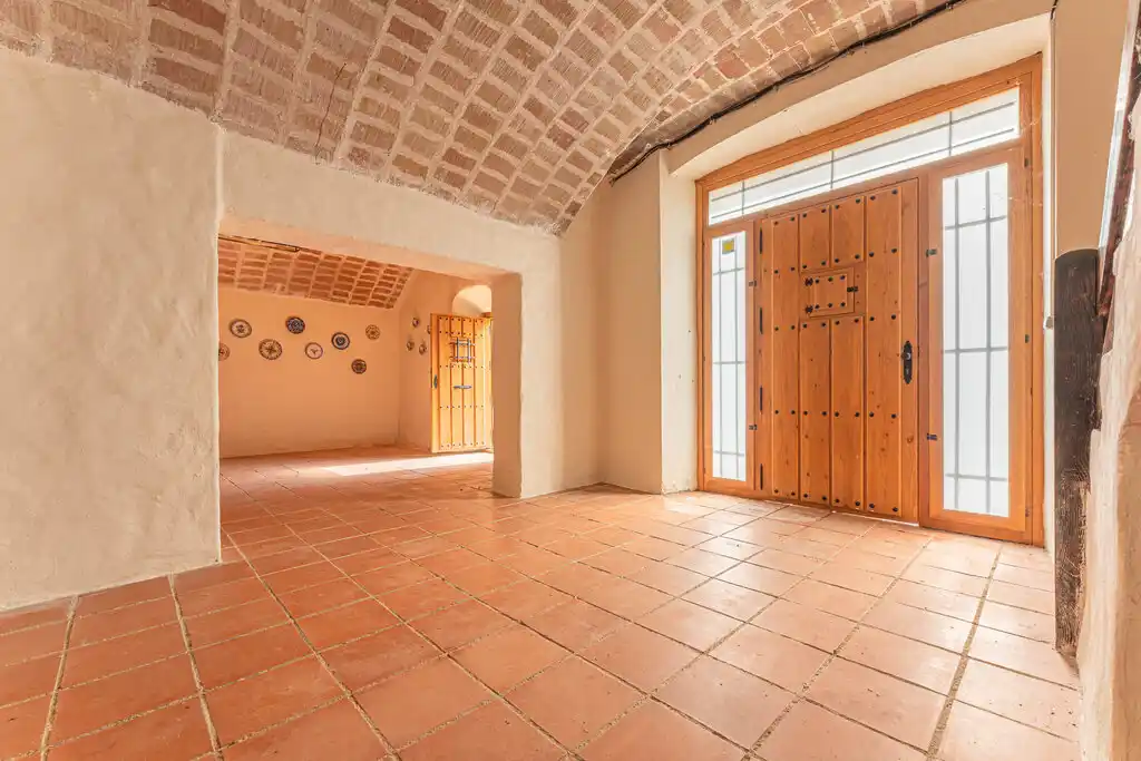Amplia masía en venta (Cabanelles)