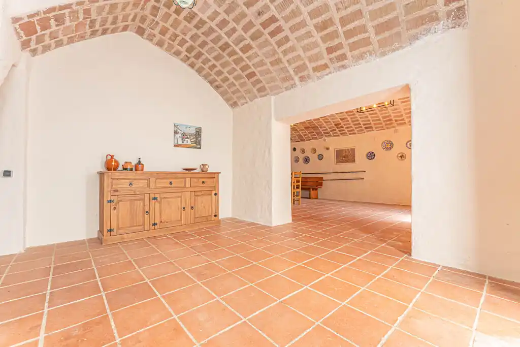 Amplia masía en venta (Cabanelles)