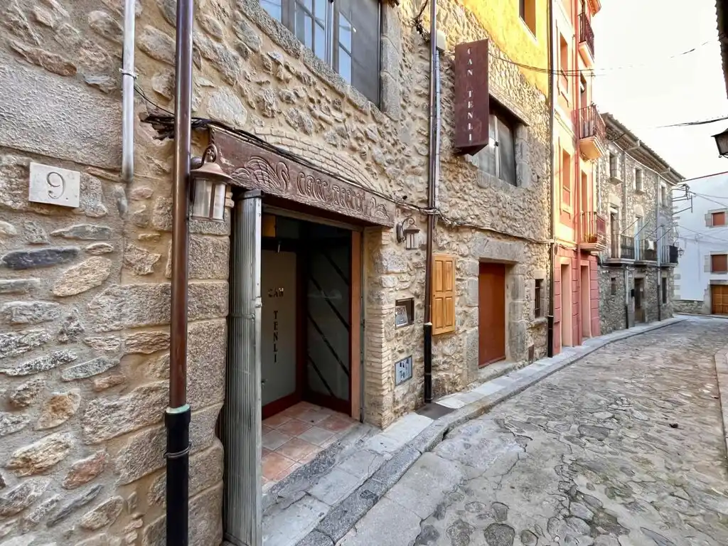 Oportunidad Única: Casa Rústica en Venta en Maçanet de Cabrenys.