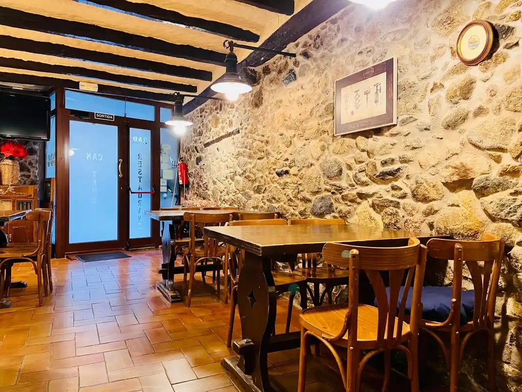 Oportunidad Única: Casa Rústica en Venta en Maçanet de Cabrenys.