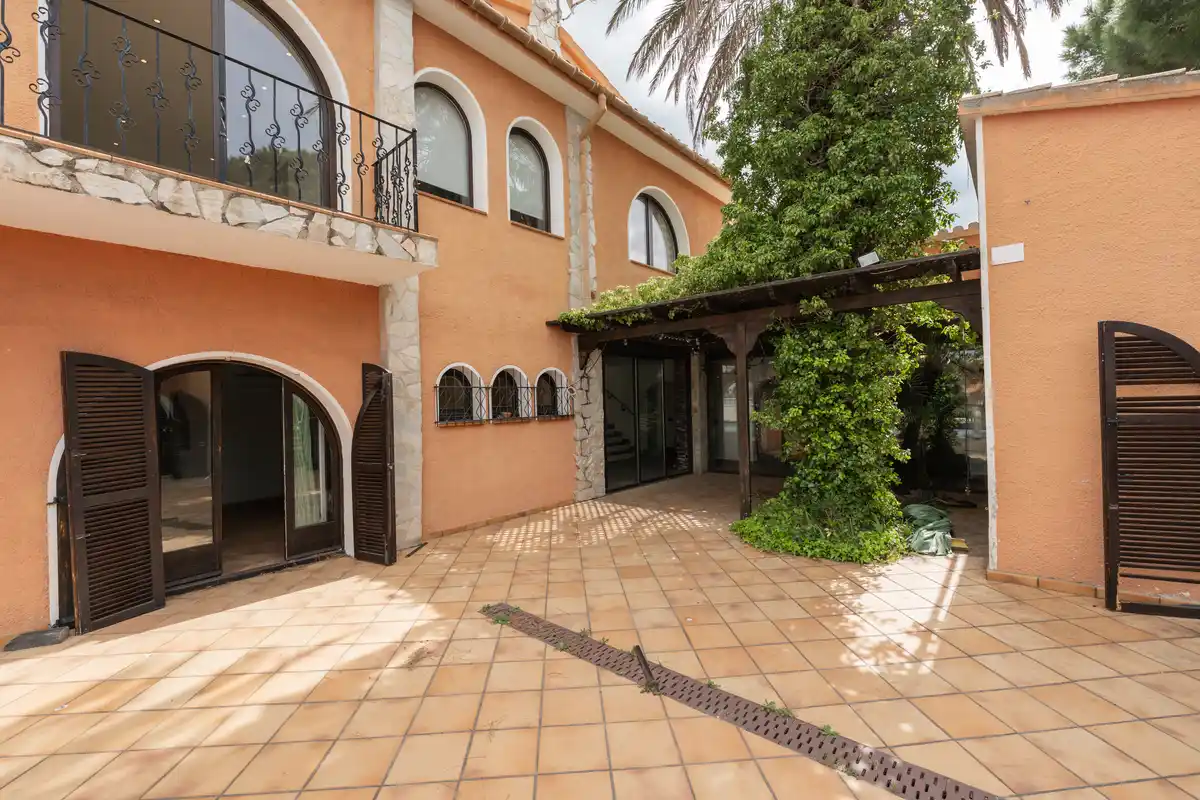 Exclusividad, amplitud y encanto en una de las mejores zonas de Empuriabrava.