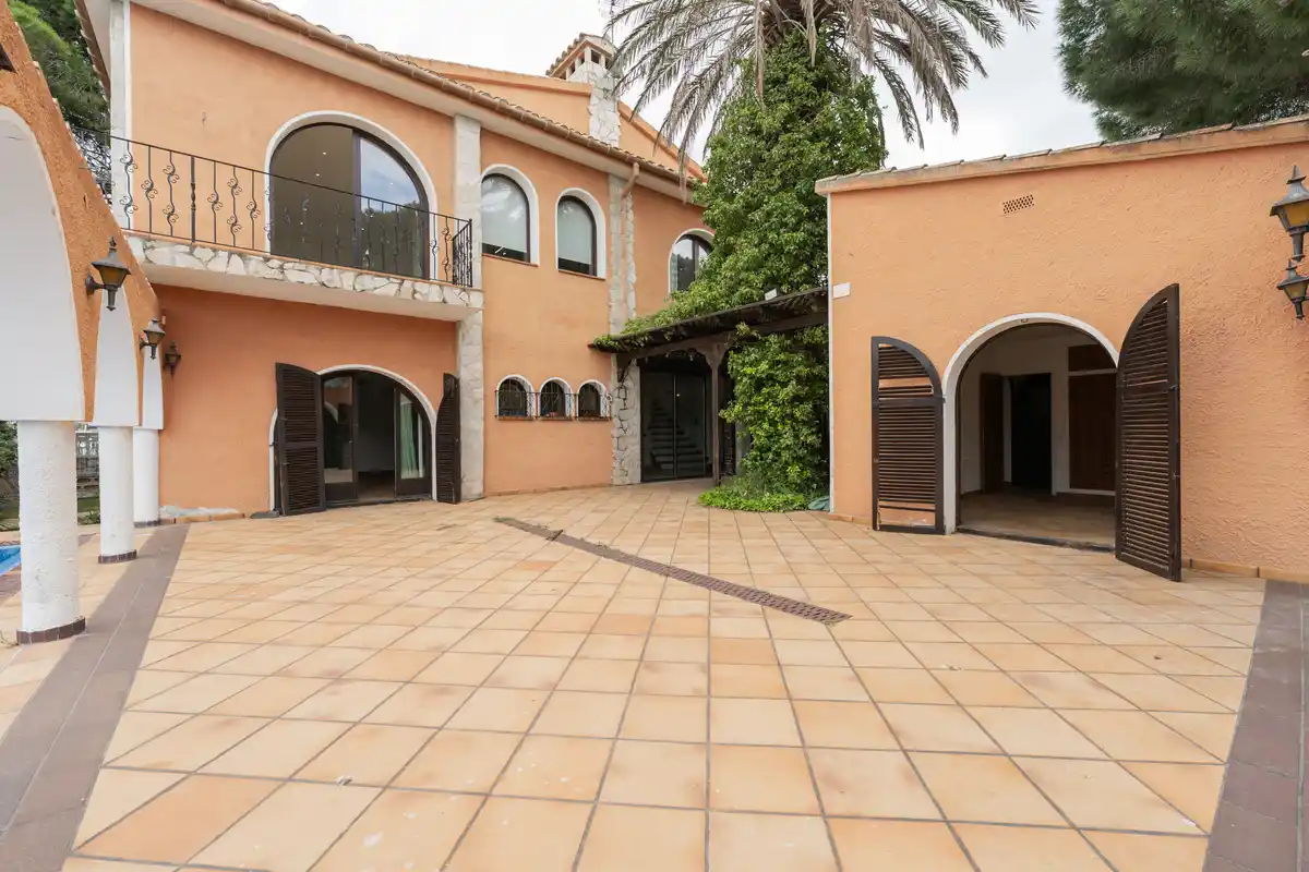 Exclusividad, amplitud y encanto en una de las mejores zonas de Empuriabrava.