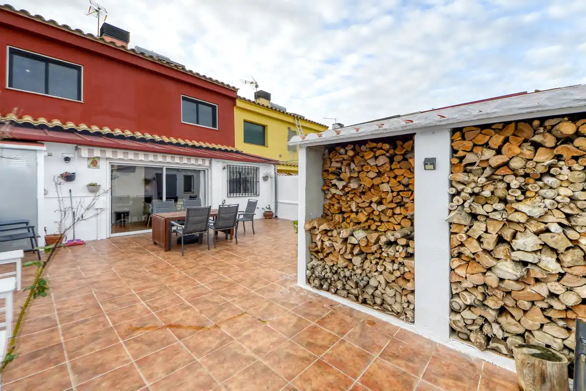 En venta casa adosada (El Far d´Empordà)