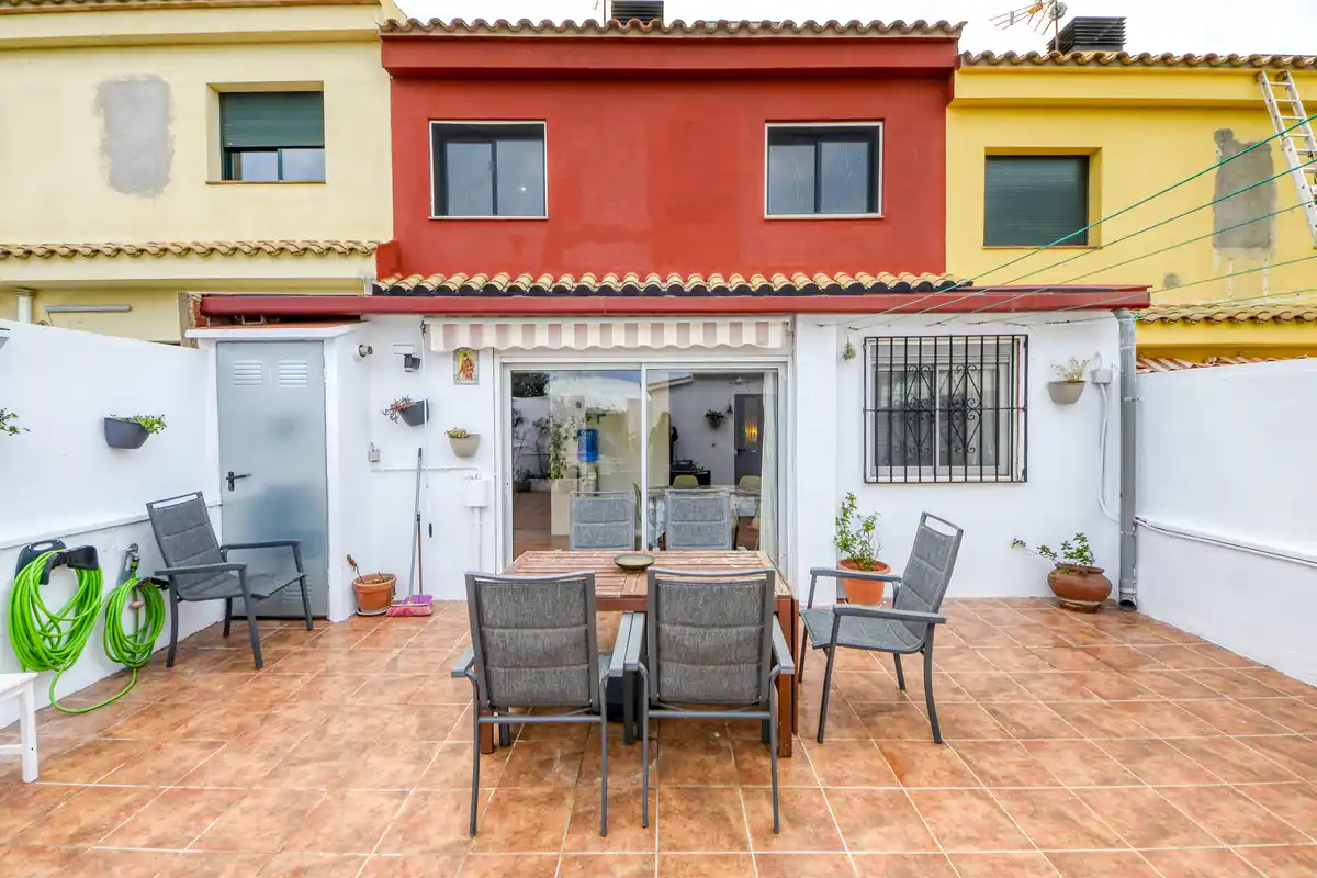 En venta casa adosada (El Far d´Empordà)