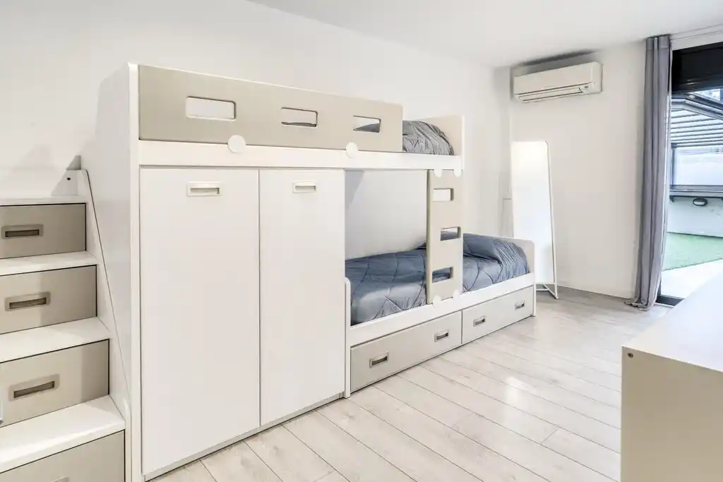 En venta planta baja con licencia turística. (Edificio Panna)