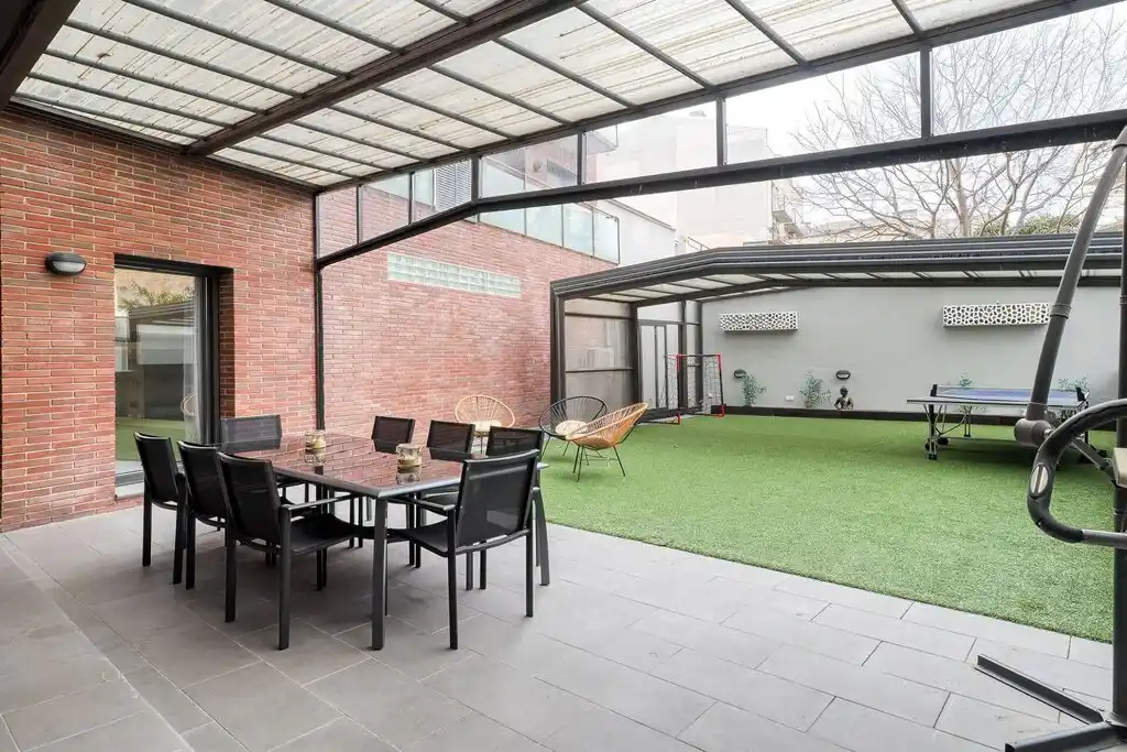 En venta planta baja con licencia turística. (Edificio Panna)