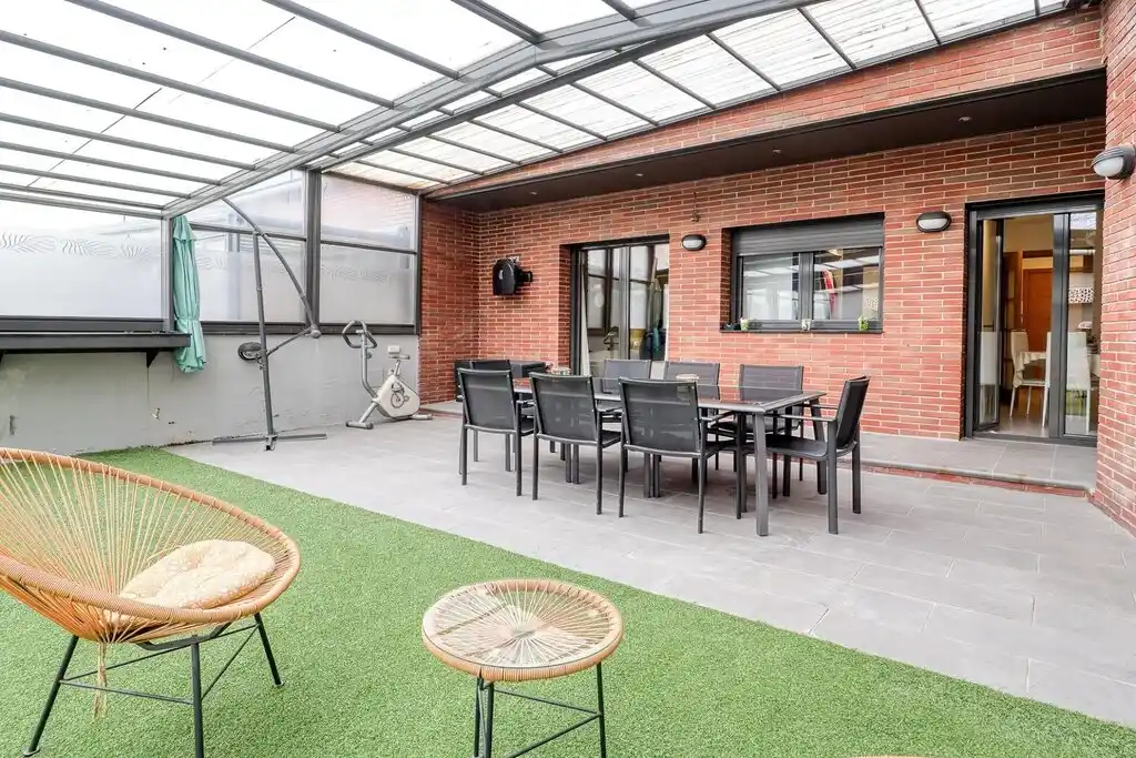 En venta planta baja con licencia turística. (Edificio Panna)