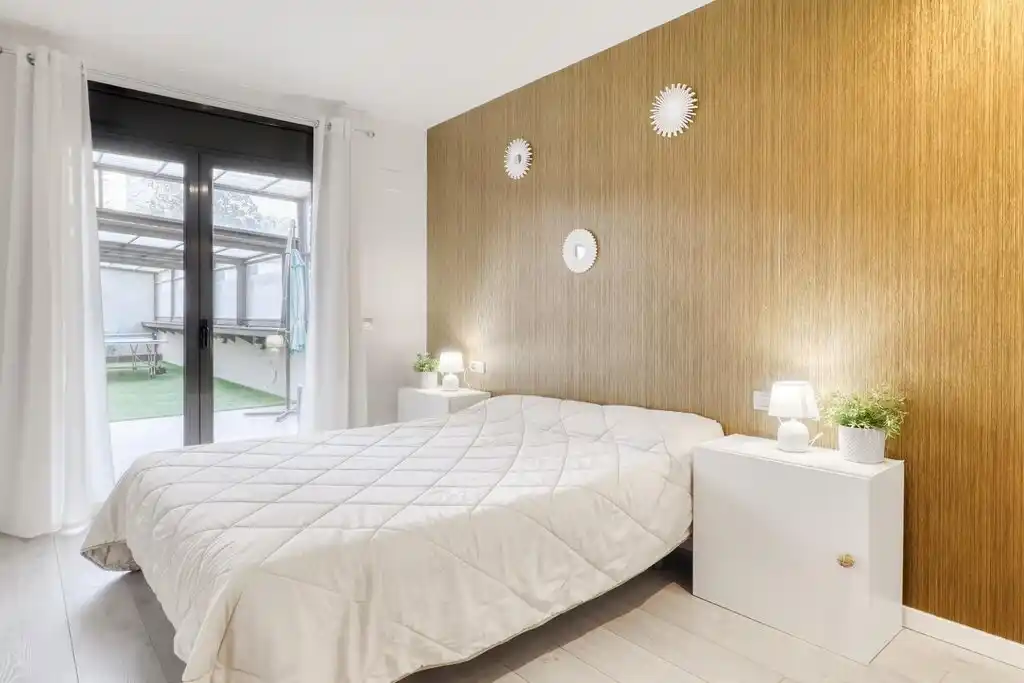 En venta planta baja con licencia turística. (Edificio Panna)