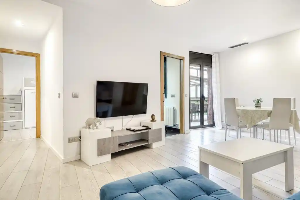 En venta planta baja con licencia turística. (Edificio Panna)