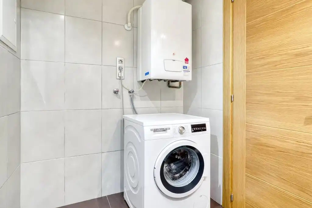 En venta planta baja con licencia turística. (Edificio Panna)