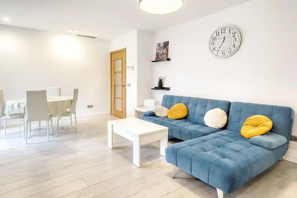 En venta planta baja con licencia turística. (Edificio Panna)