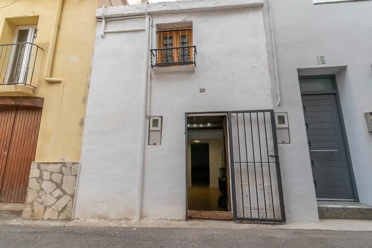 Bonita casa parcialmente reformada (Castellón de Empúries).