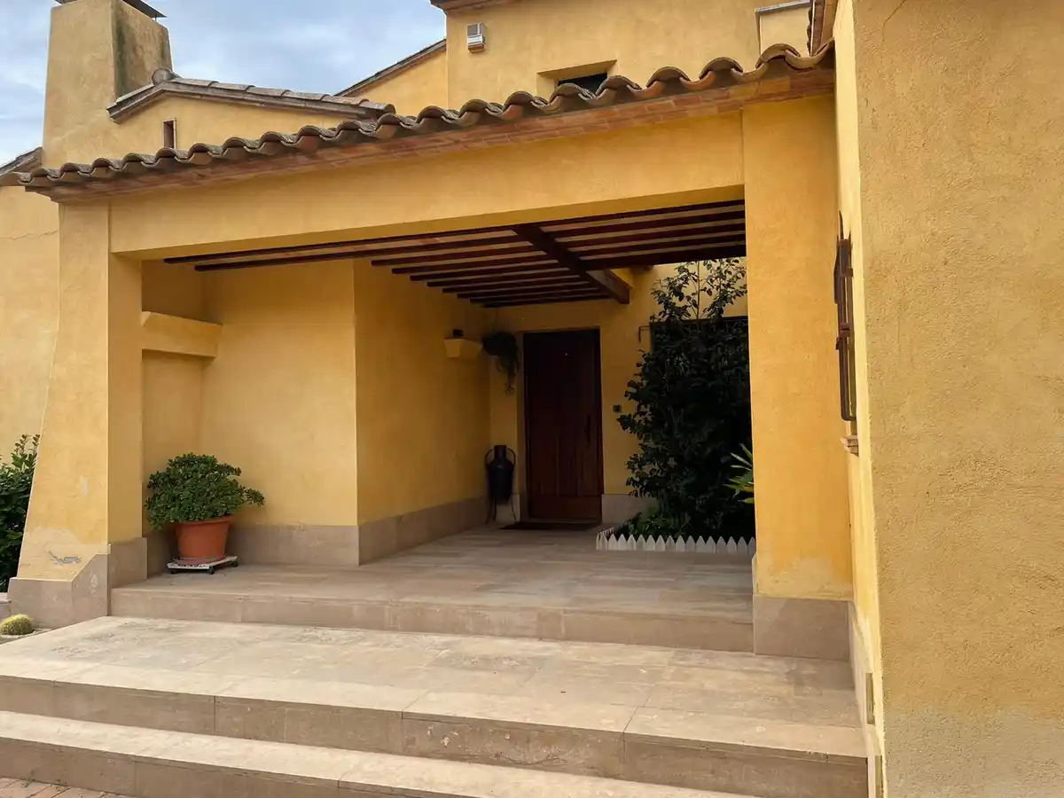 Gran chalet en venta en La Bisbal d'Empordà.