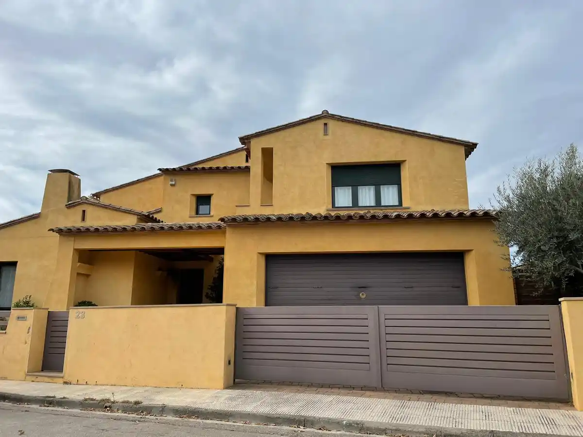 Gran chalet en venta en La Bisbal d'Empordà.